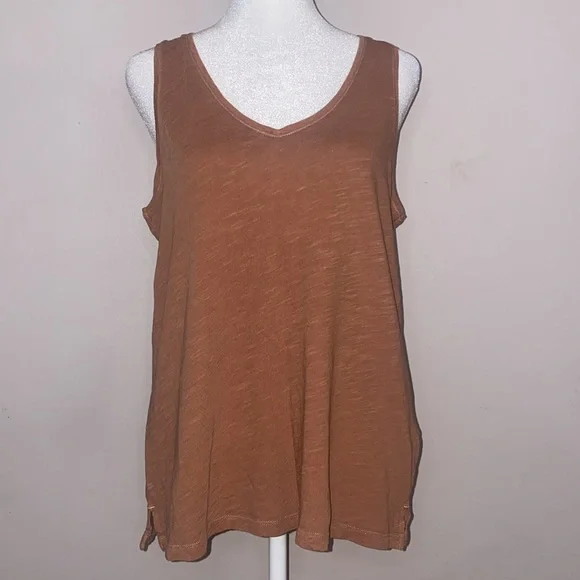 Old Navy Every Wear V-Neck Tanks - Set of 3 - Picture 7 of 16
